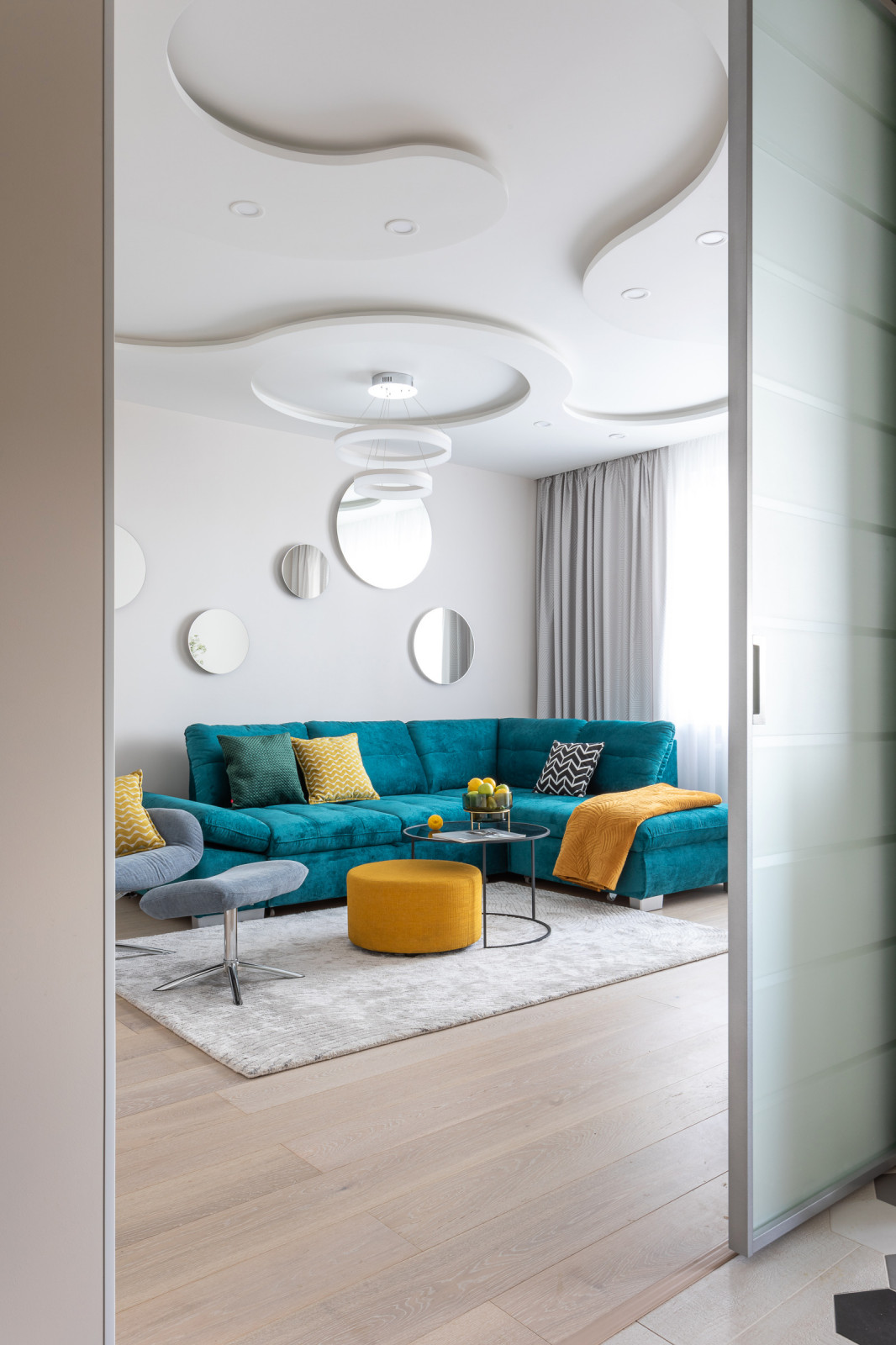 яркий интерьер квартиры 71 кв.м. в г. Калининграде