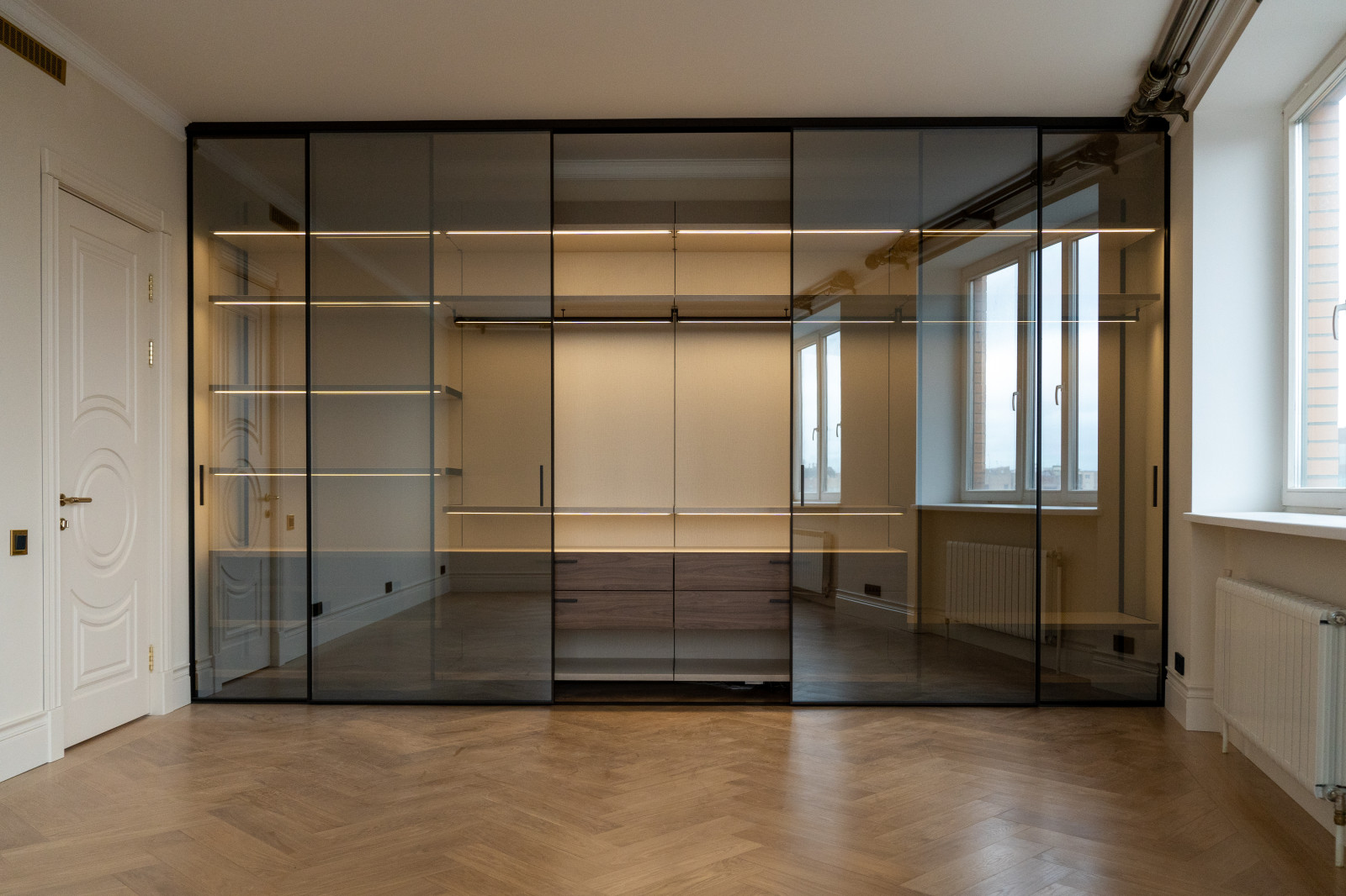 Воздушная гардеробная APPERIA для сталинки в центре Москвы