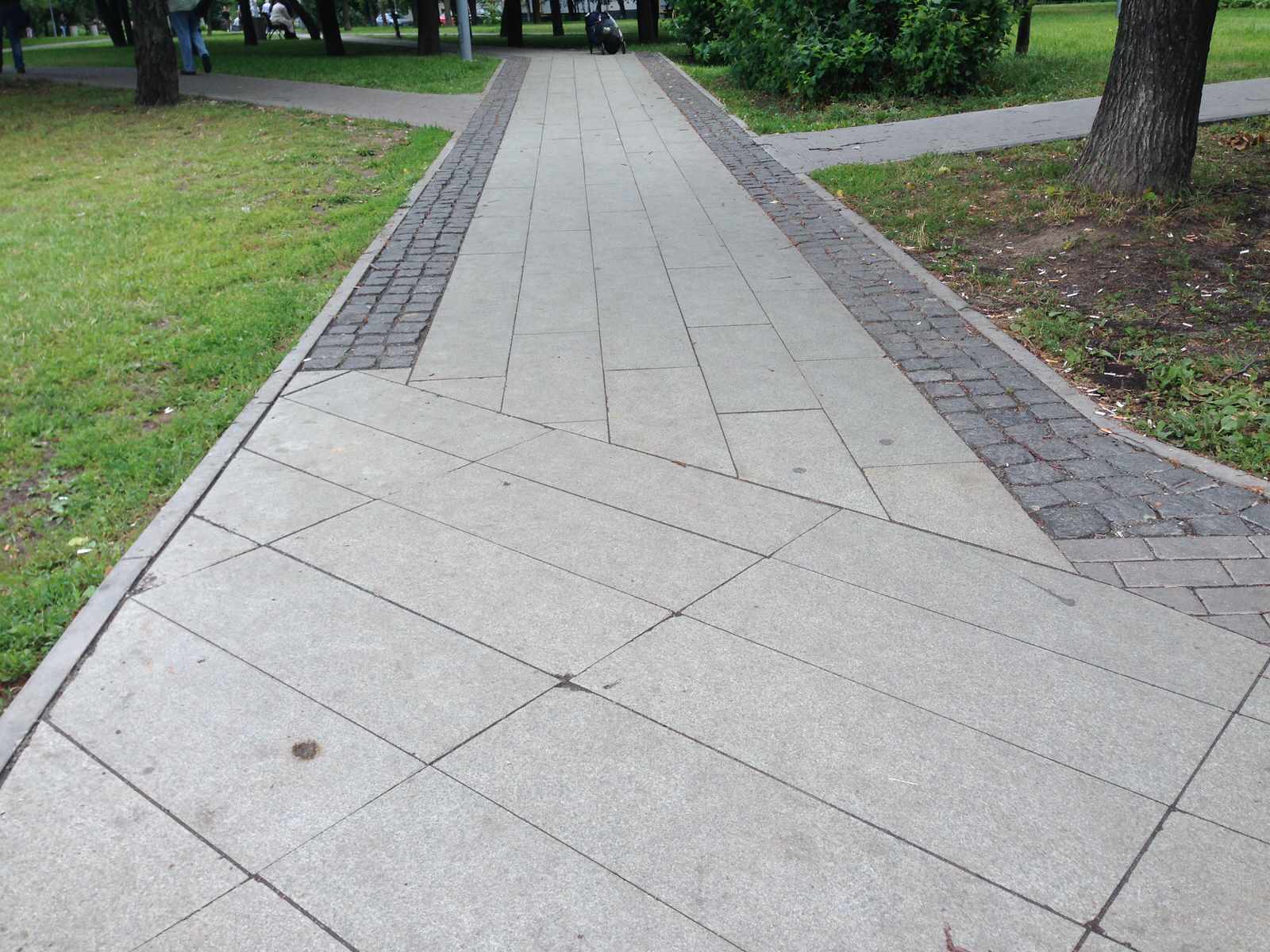 Обложка проекта: Мощение дорожек