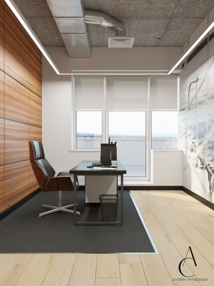 ОФИС ГУБЕРНСКОГО ЯХТ-КЛУБА "КОМАТЕК"