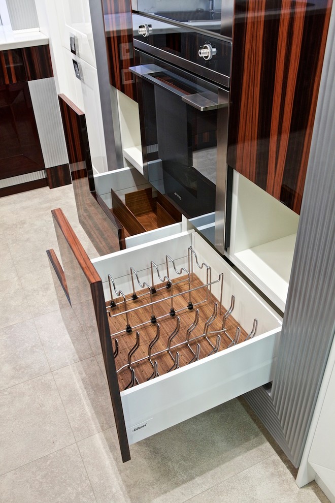 ИМПЕРИЯ, КЛАССИЧЕСКАЯ МОДЕЛЬ КУХНИ.