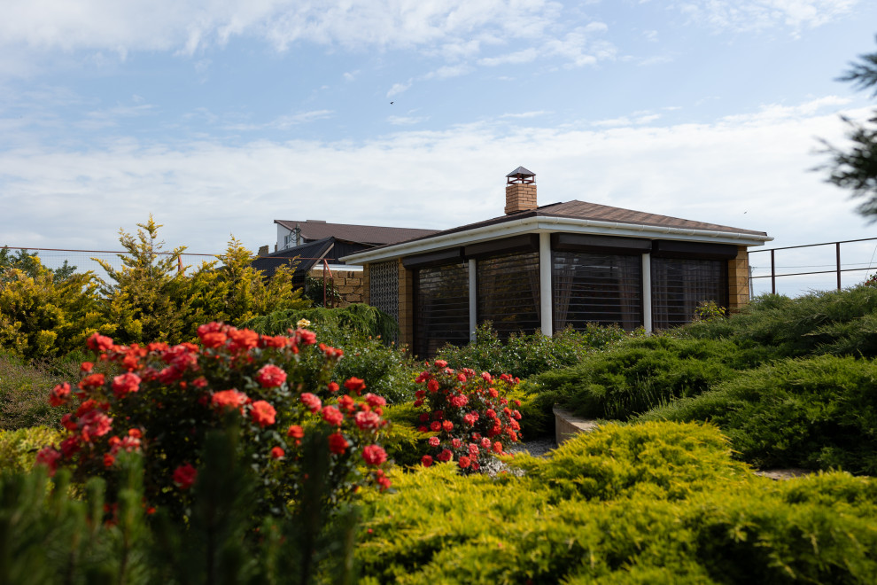 Сад: "Крымский бриз"