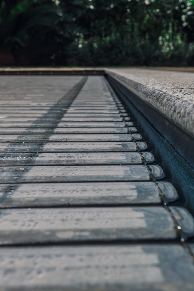 Открытый бассейн.