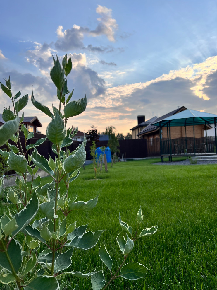 Ландшафтный дизайн территории частного владения в КП "Земляничная поляна"