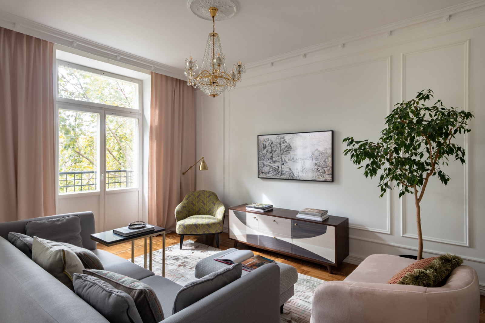 Обложка проекта: Квартира в сталинке в парижском стиле