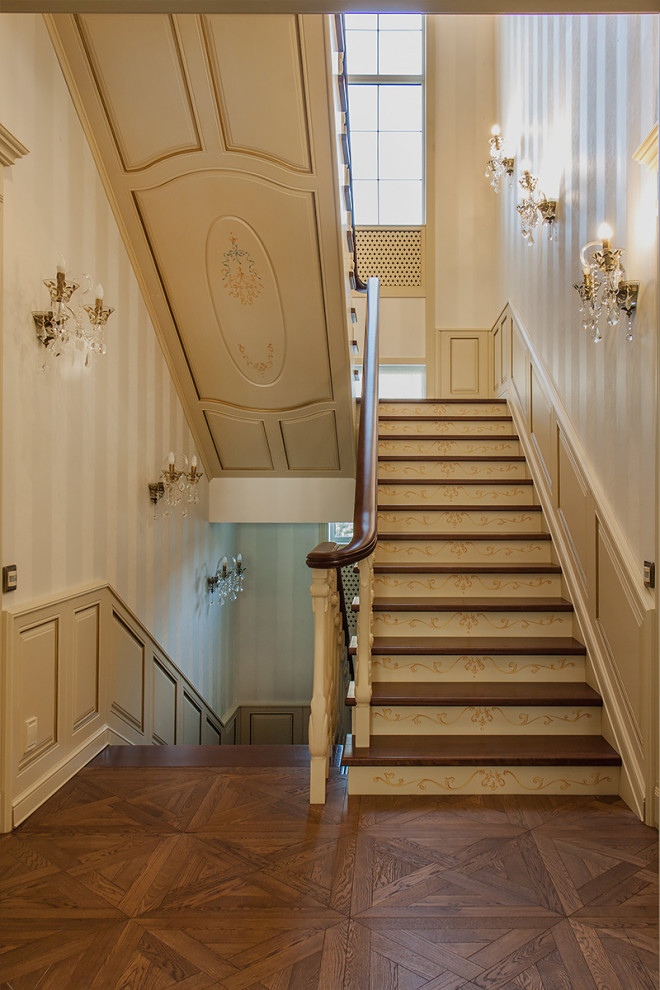 Вилла у подножия гор