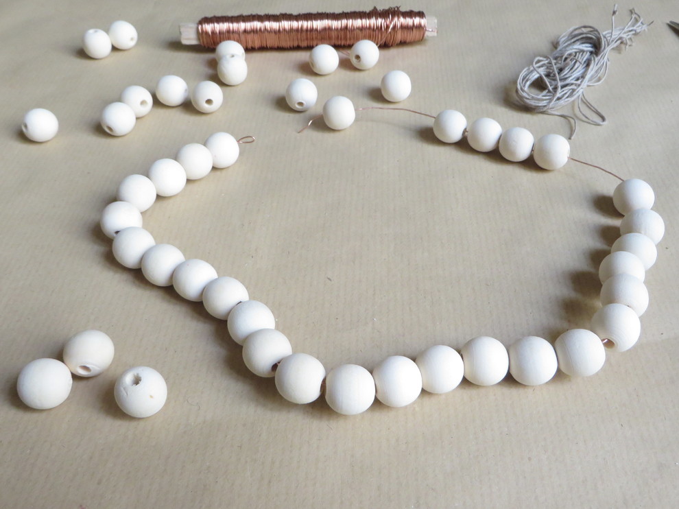 DIY: Новогодняя звезда из деревянных бусин