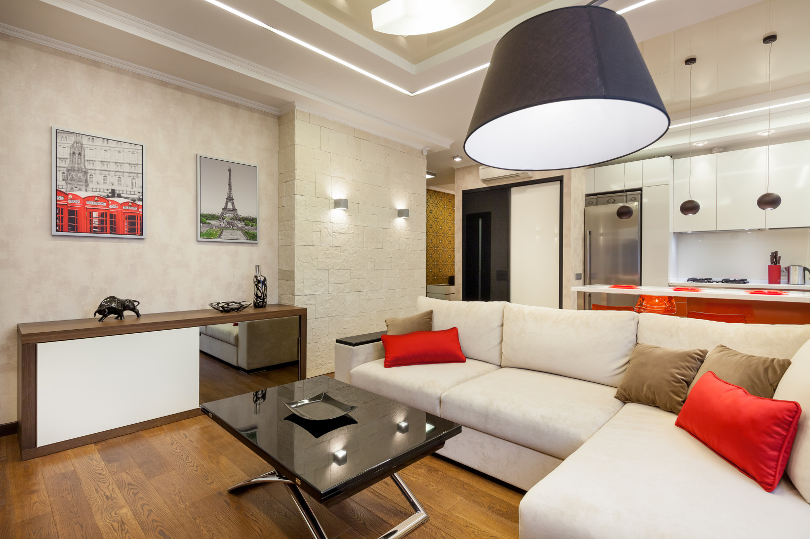 Обложка альбома: студия