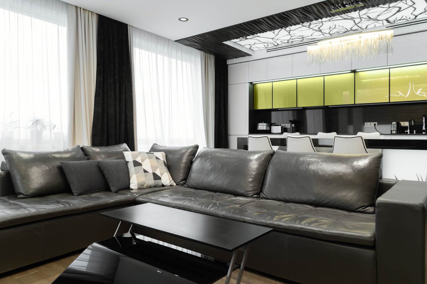 Тихвинская, 39