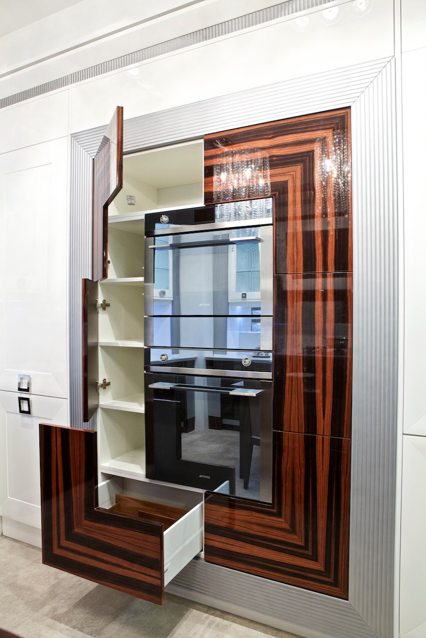 ИМПЕРИЯ, КЛАССИЧЕСКАЯ МОДЕЛЬ КУХНИ.