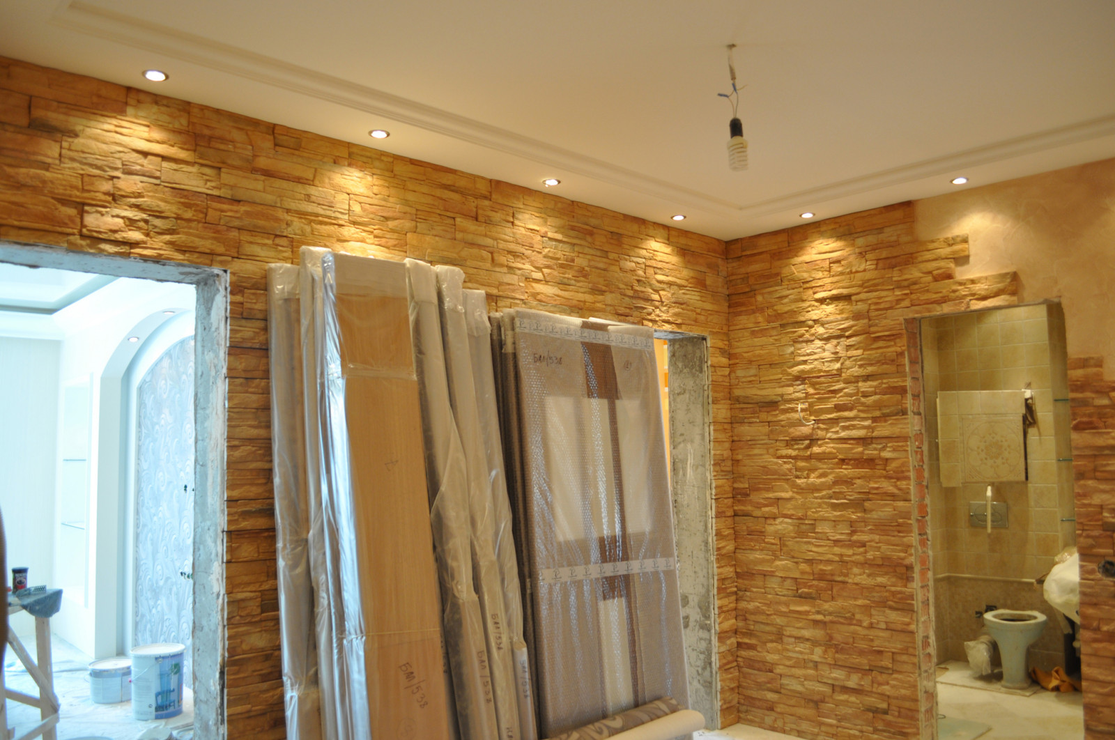 Фотографии "до" . Капитальный ремонт 3-х комнатной квартиры на Луначарского, 15