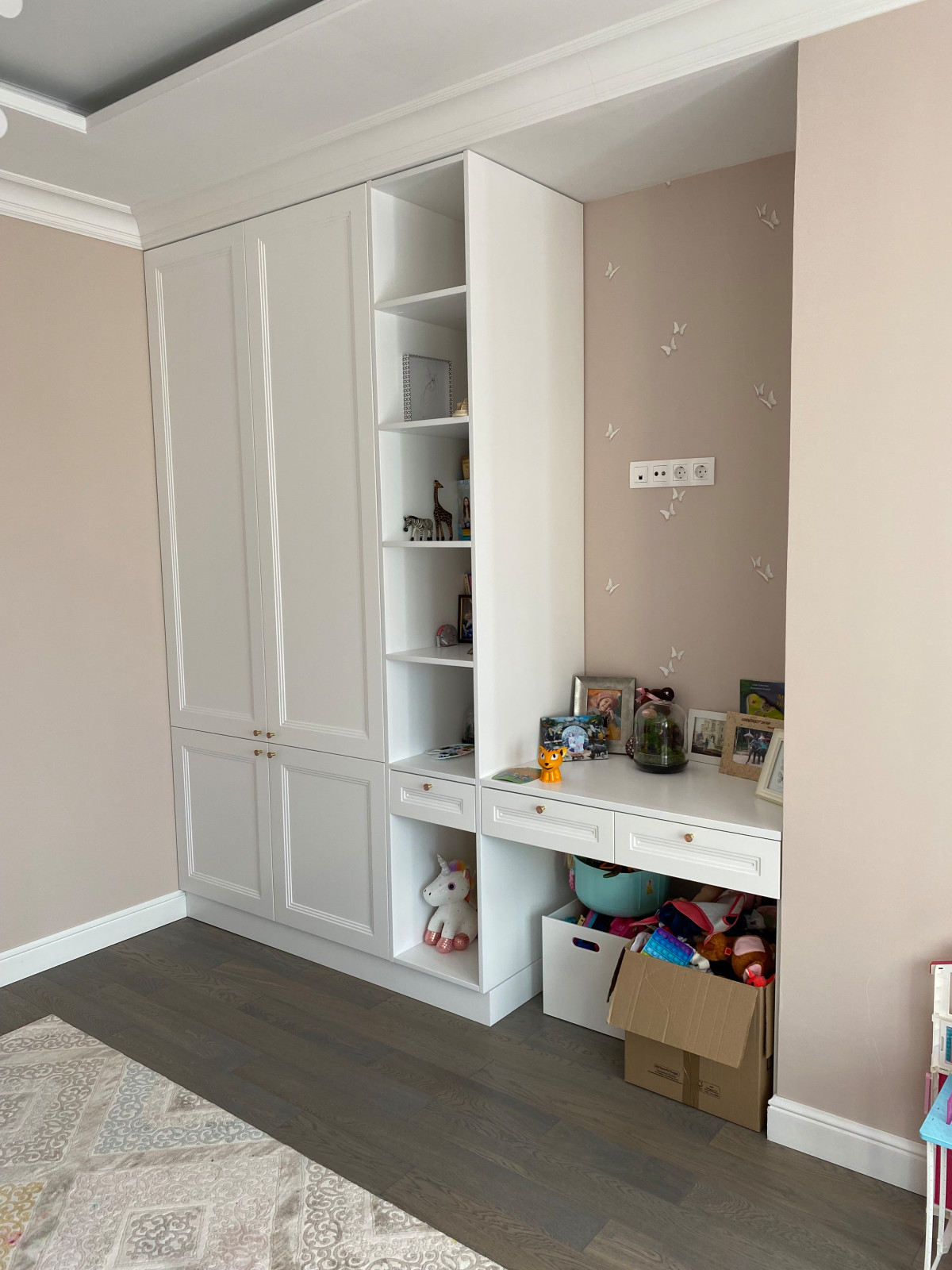 Кухня Аурелия. Латунь и эмаль глянец