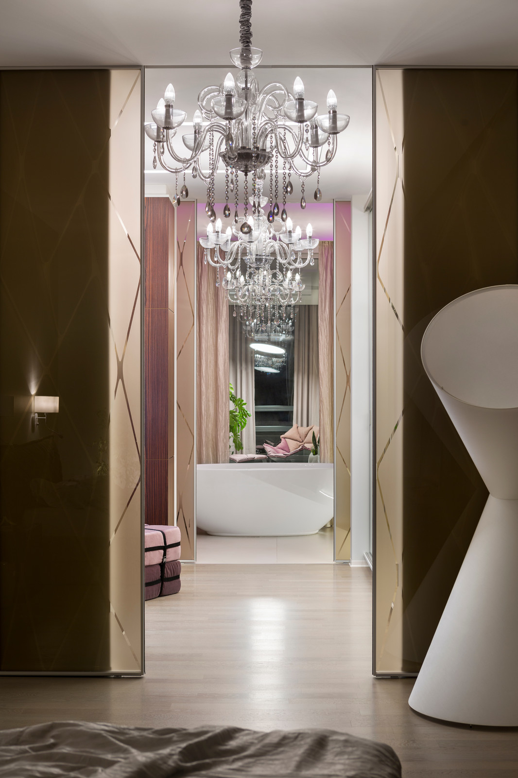 On the verge of illusion