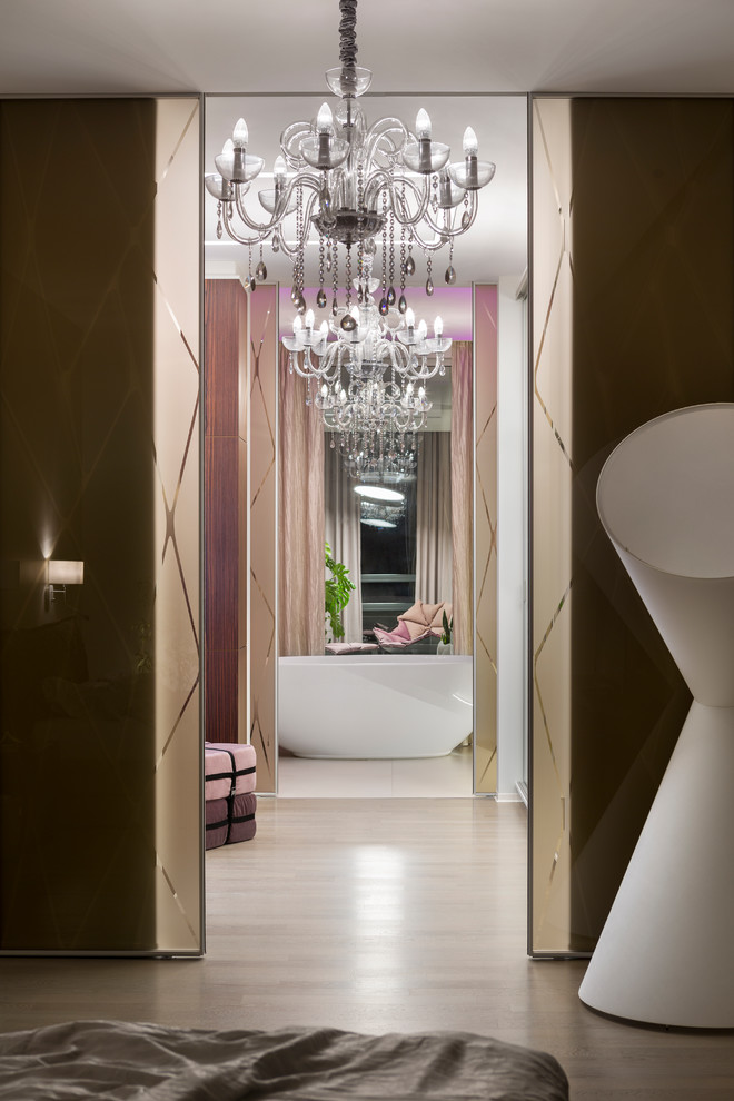 On the verge of illusion