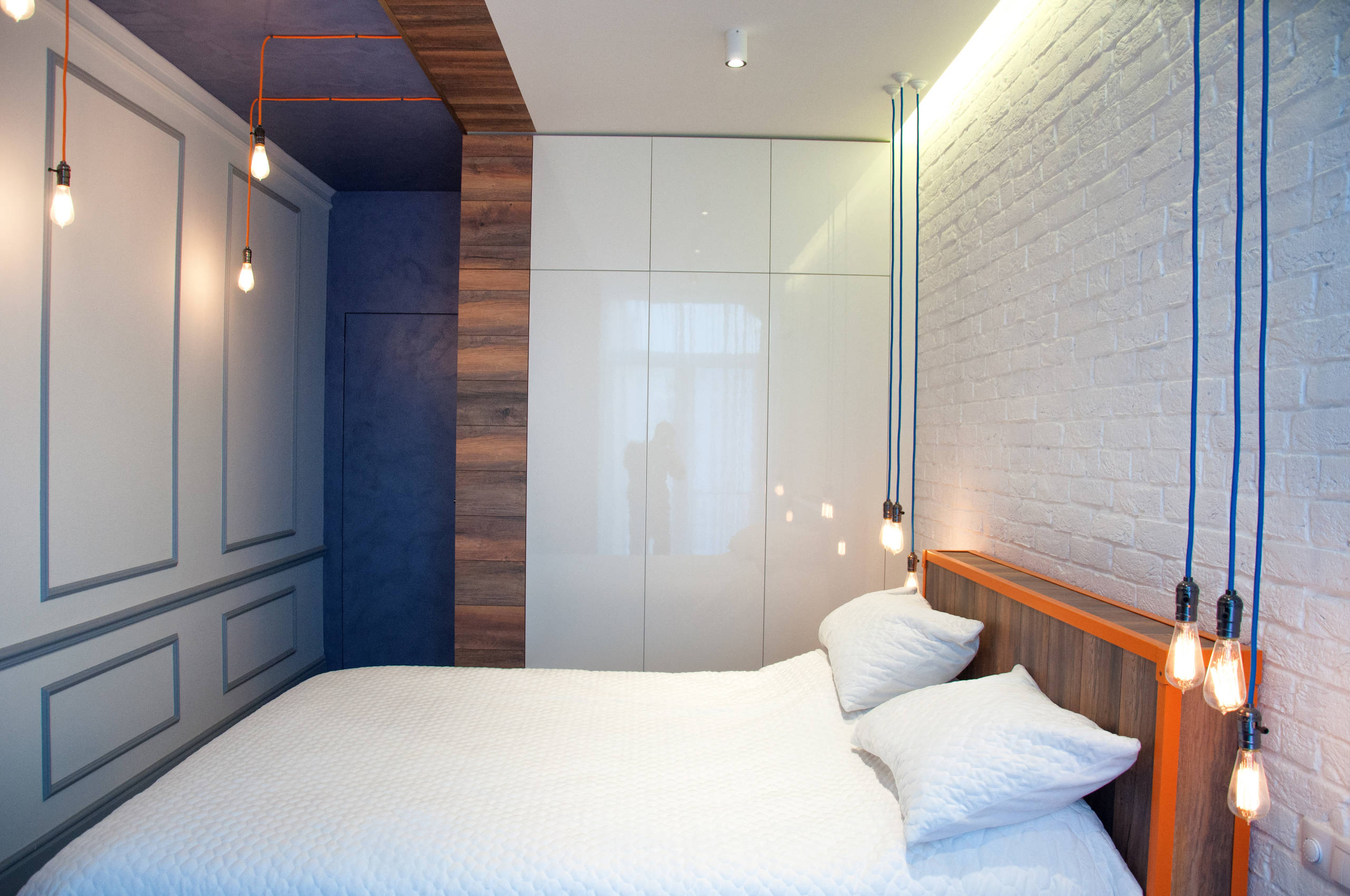 Houzz Украина: Лофт с полицейским зеркалом для танцовщицы