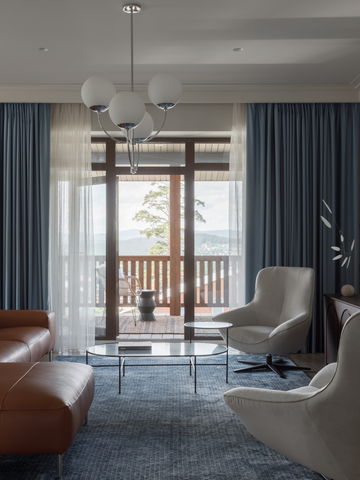 Дизайн интерьера дома 187 м.кв. расположенного среди Уральских гор.