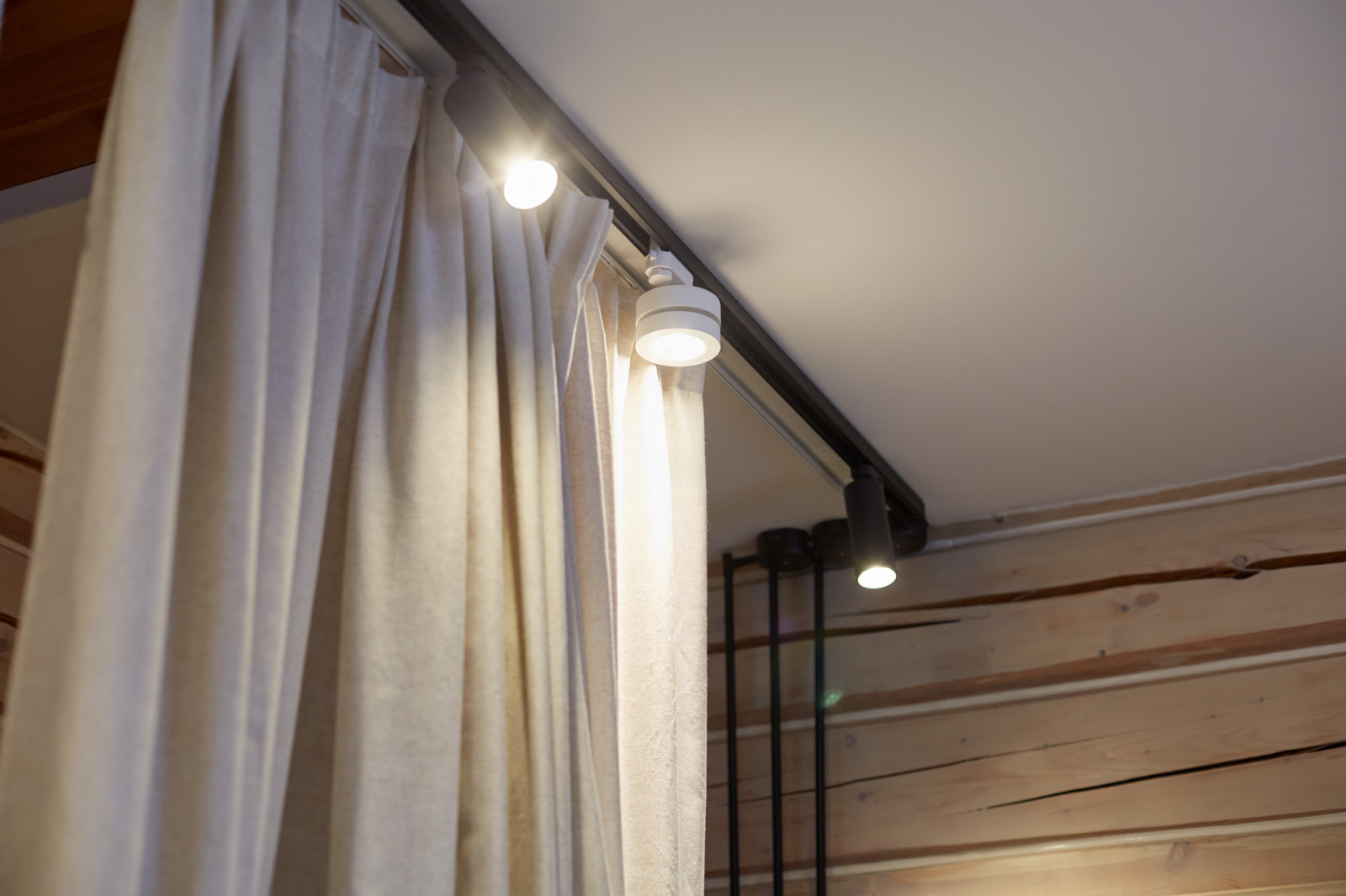 Кухня-гостиная с двухъярусной детской