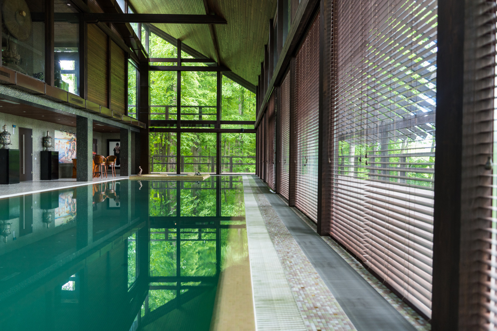 Интерьер и экстерьер загородного комплекса