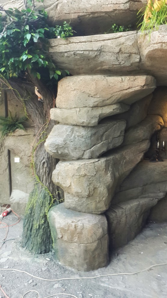 Искусственные скалы.