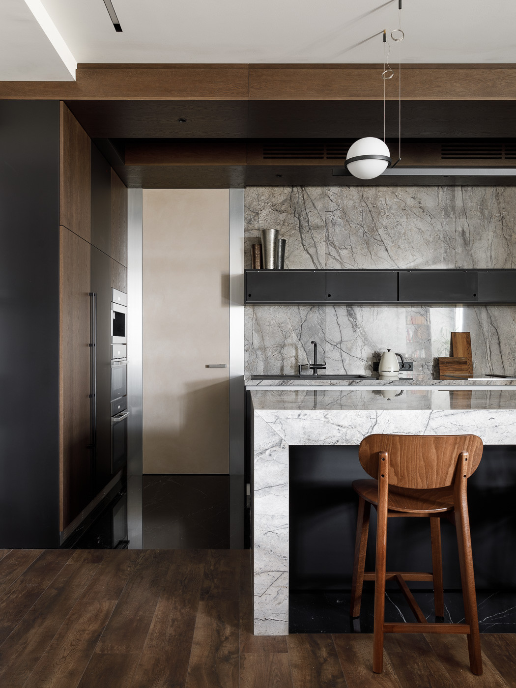 Реализованная квартира в современной стиле на 4-ой Советской - 166 м2