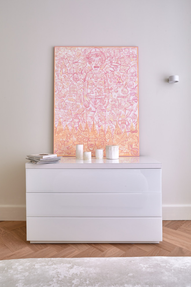 Обложка проекта: Стекло и неон: квартира в Подмосковье