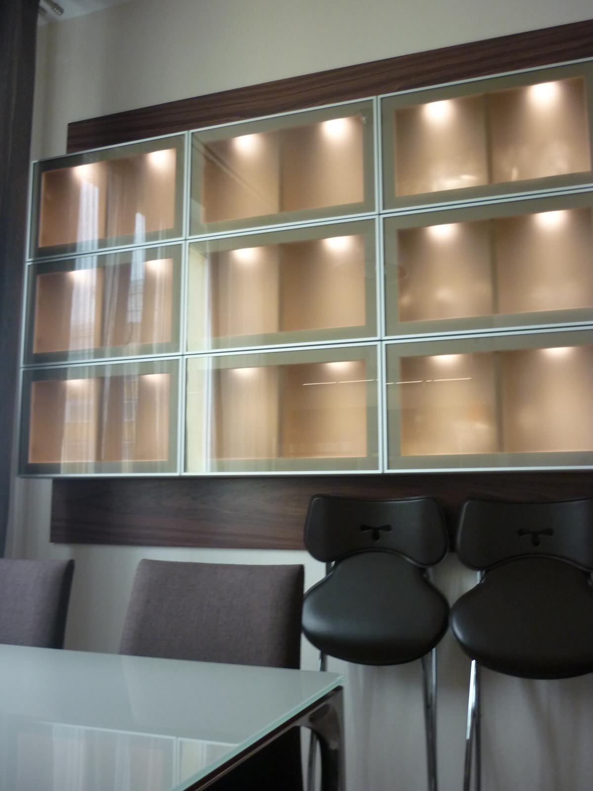 Витрины с подсветкой