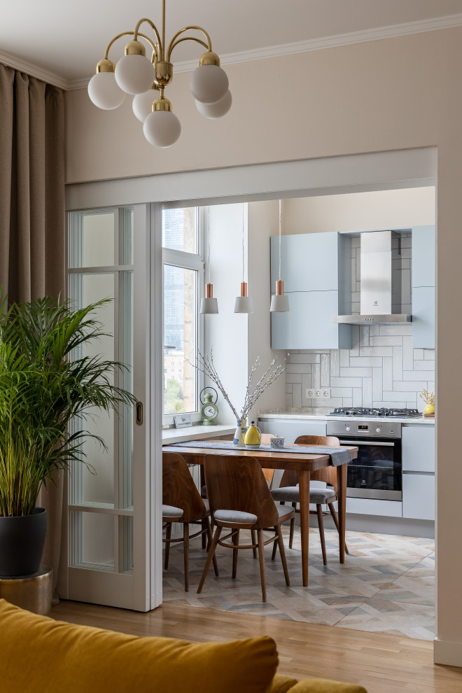 Квартира с желтым диваном