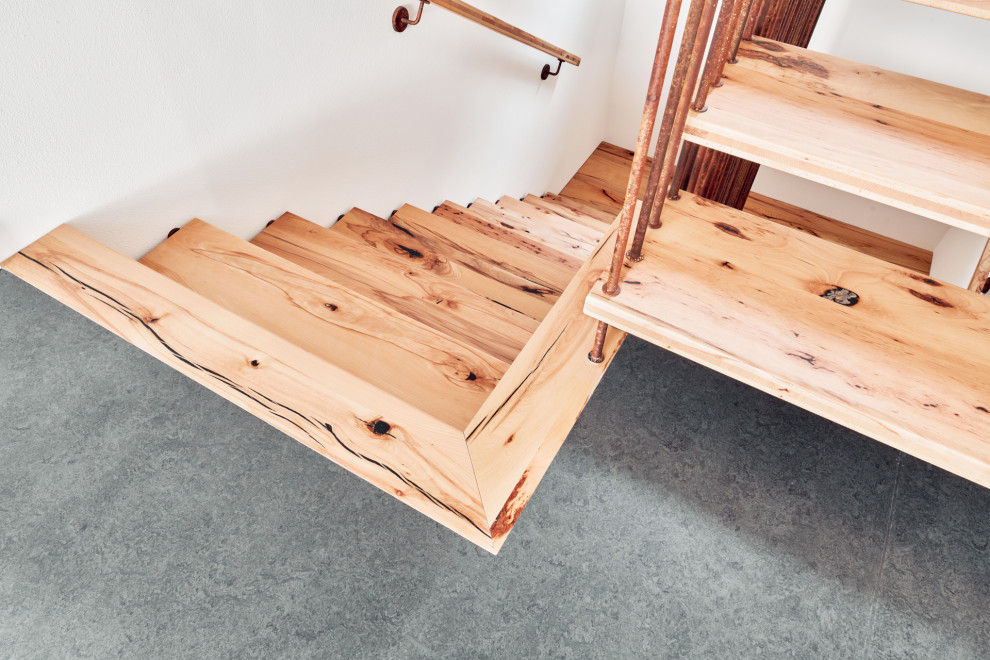 Консольная лестница из бука