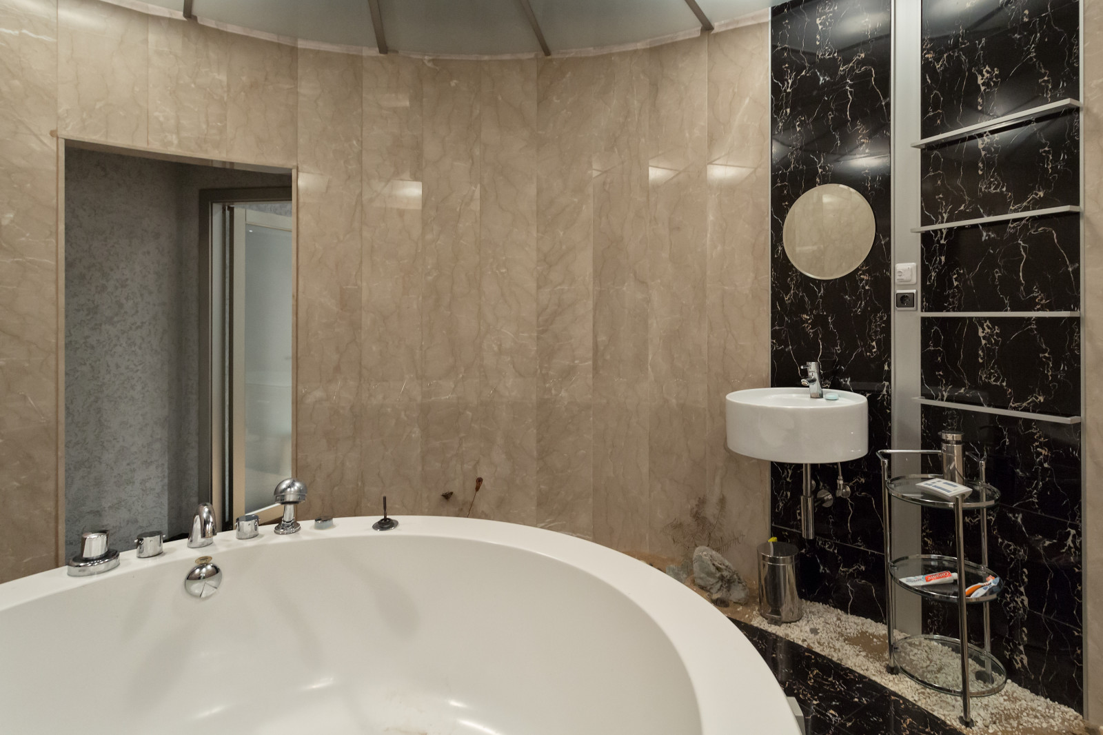 Современная квартира с одной спальней на Остоженке