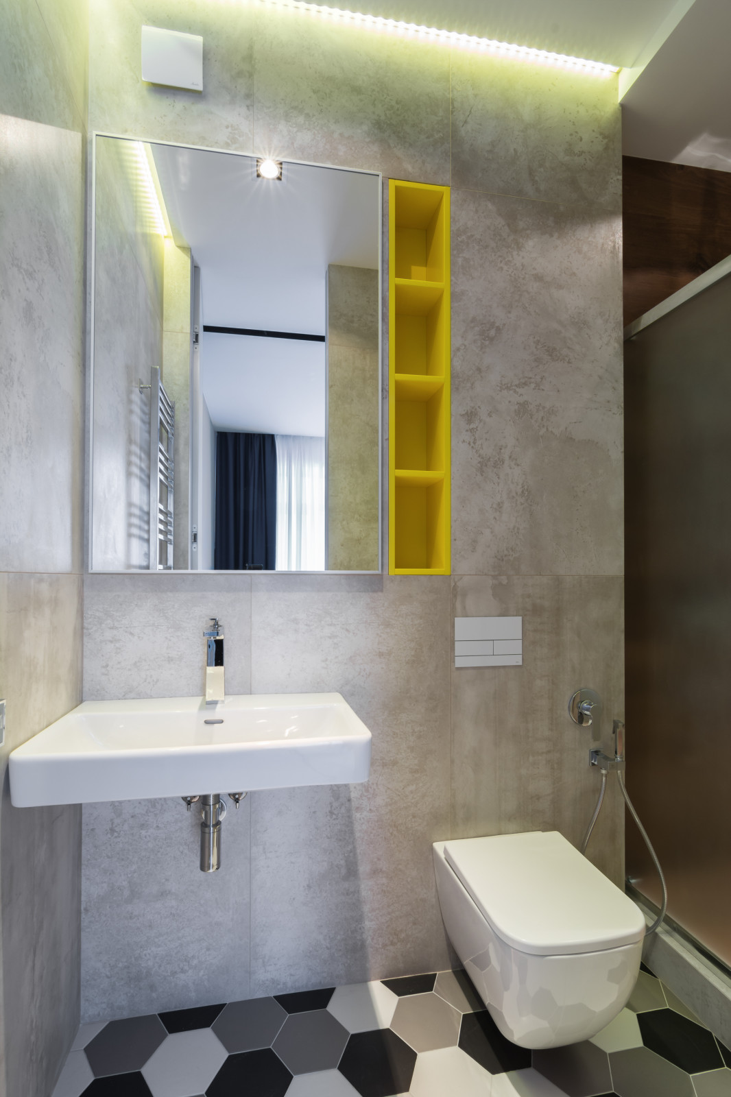 Просторная двухуровневая квартира в современном стиле