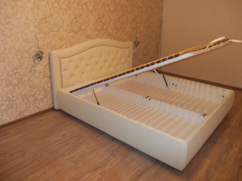 Кровати в каретной стяжке