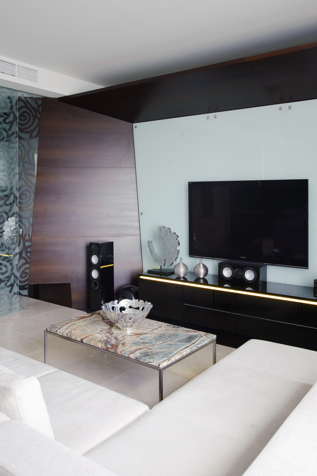 Белые апартаменты