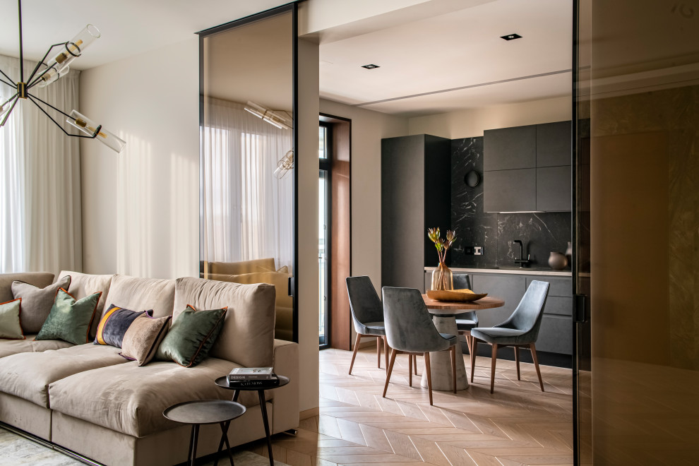 Houzz тур: Интерьер с шестью спрятанными монолитными колоннами