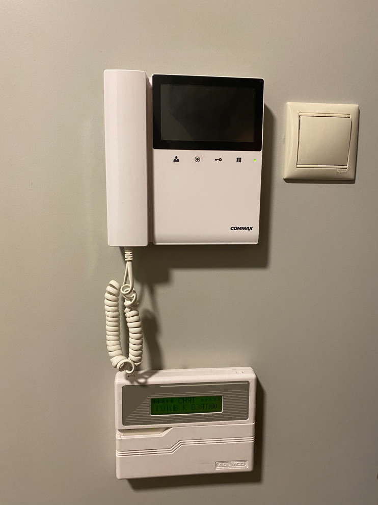 Домофон и клавиатура сигнализации