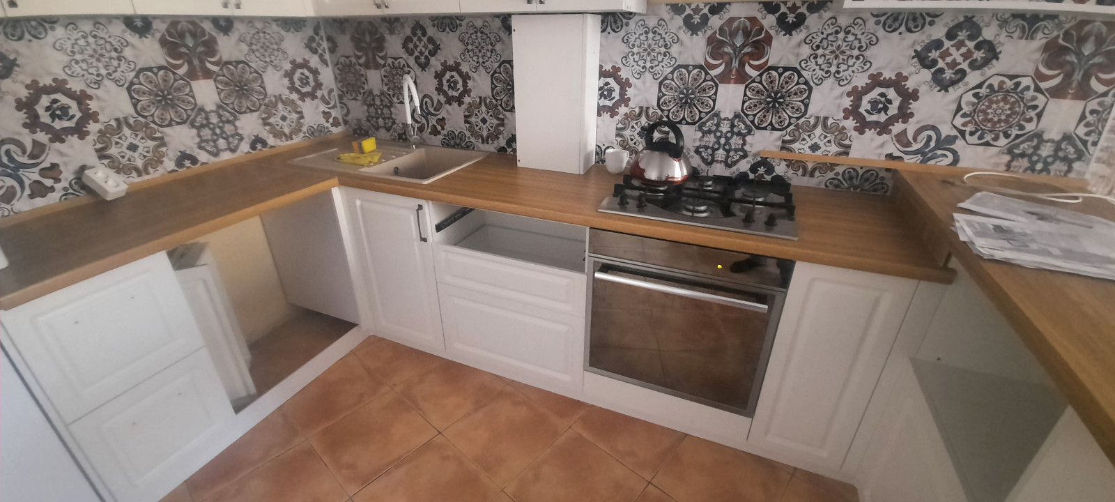 Обложка проекта: кухонный гарнитур