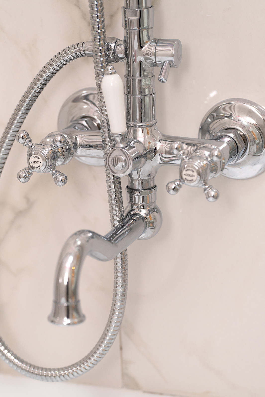 Двухкомнатная квартира 34кв.м. в неоклассическом стиле.