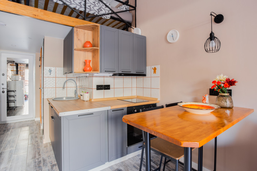 Маленькия двухуровневая студия