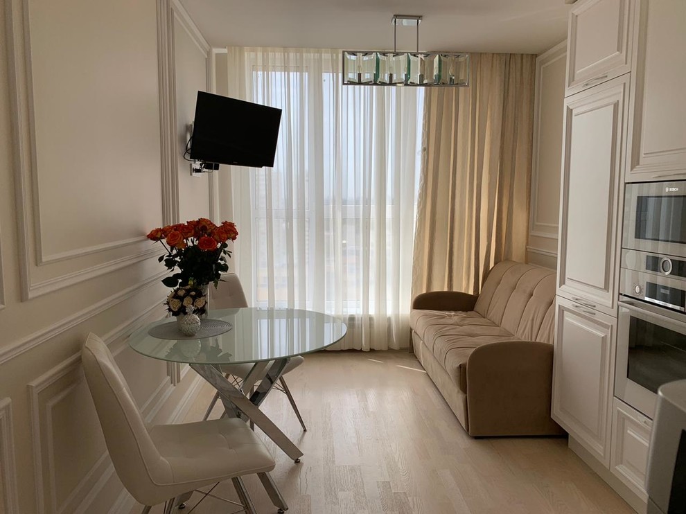 Обложка проекта: Светлая однокомнатная квартира в неоклассическом стиле