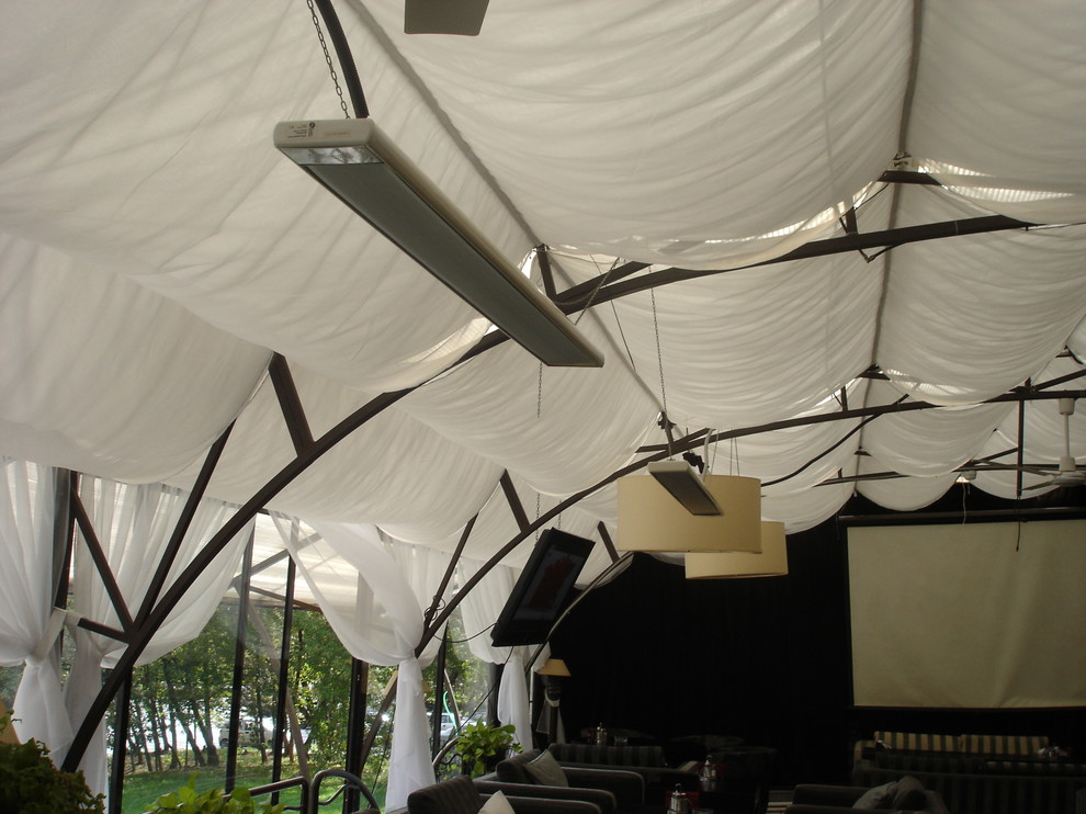 Обложка проекта: Текстильный потолок и шторы в кафе "Карамель"