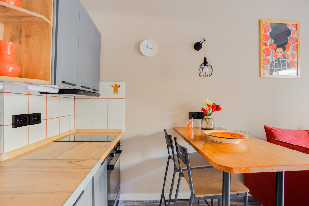 Маленькия двухуровневая студия