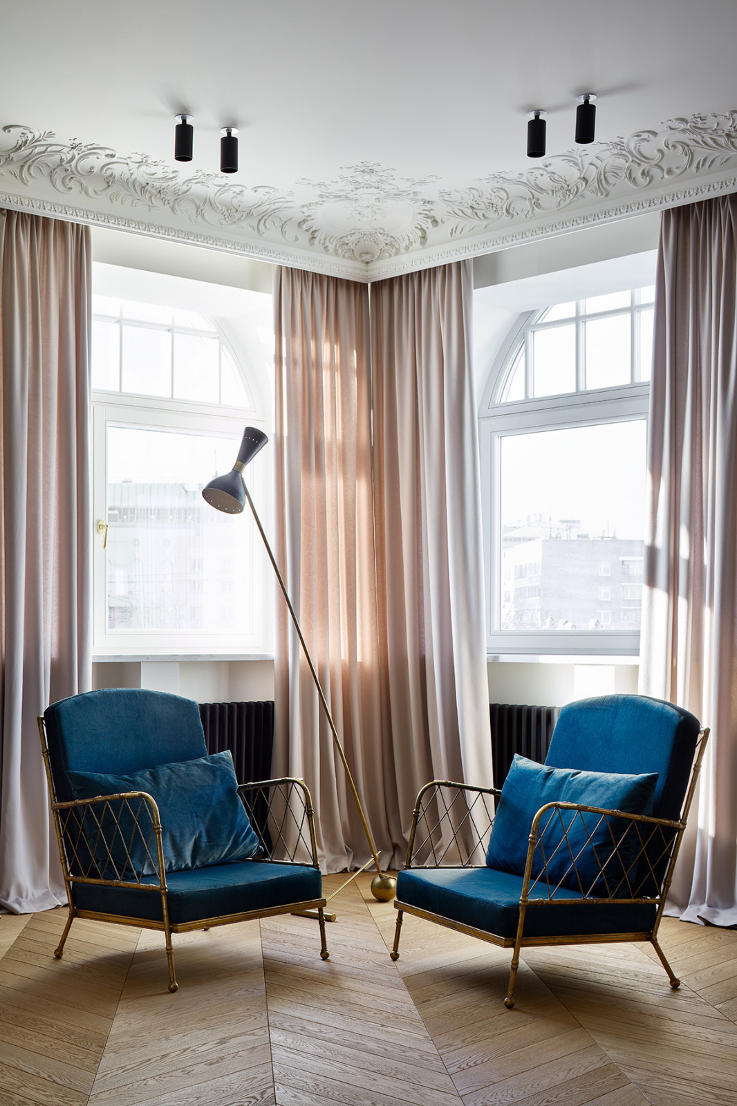 Houzz тур: Белая квартира на Цветном