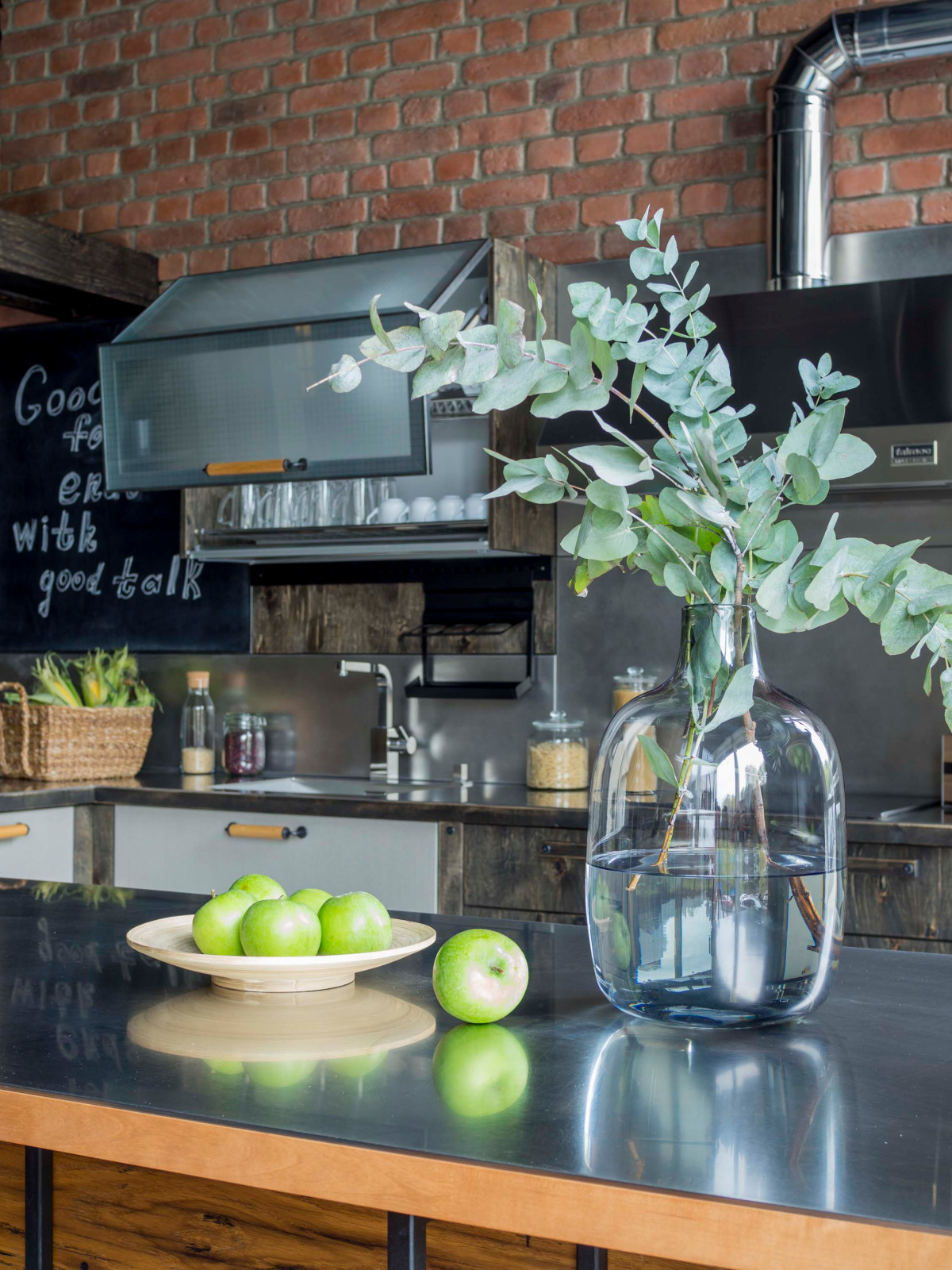 Giulia Novars, Нижний Новгород, ул. Горького 260