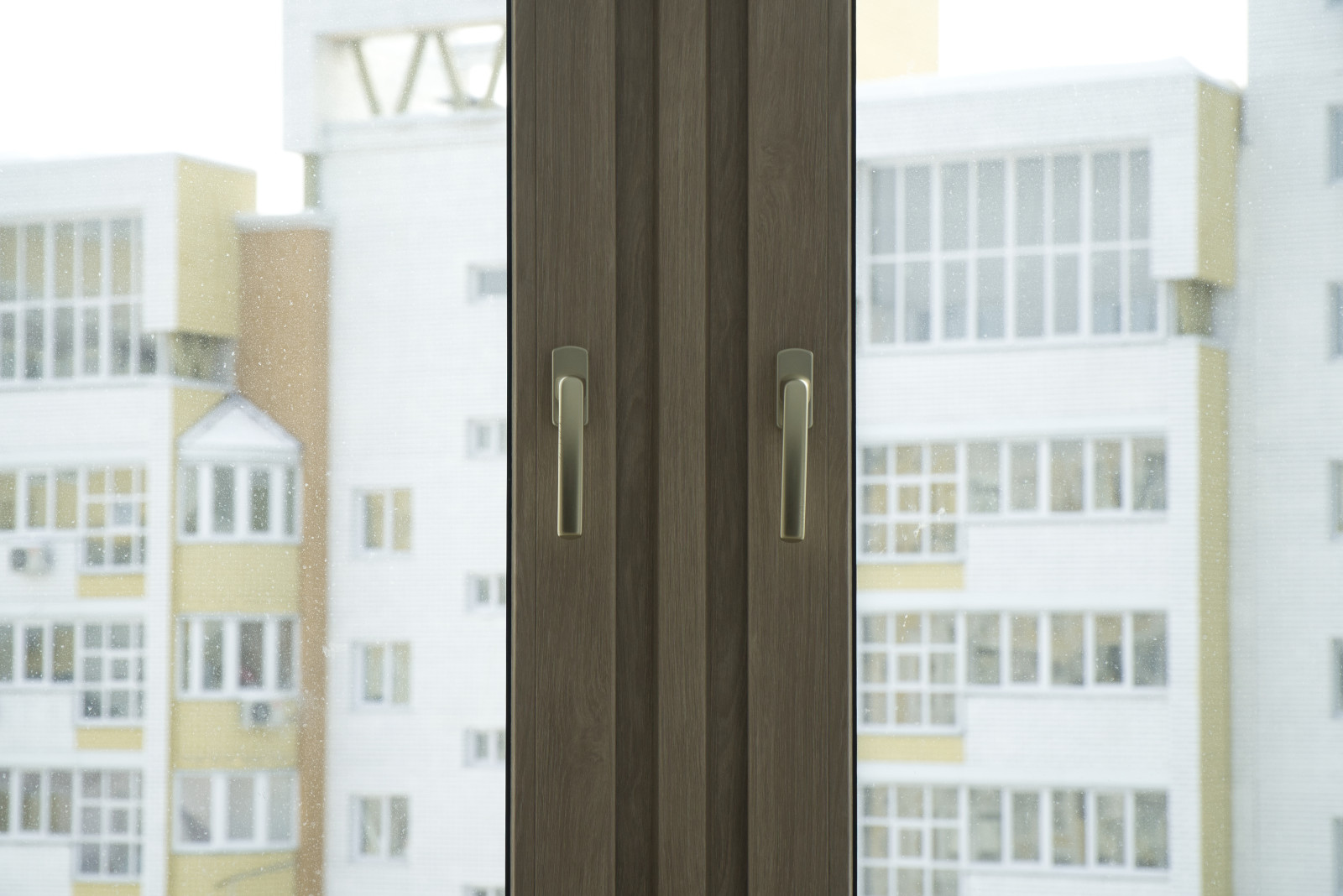 Окна с текстурой под дерево