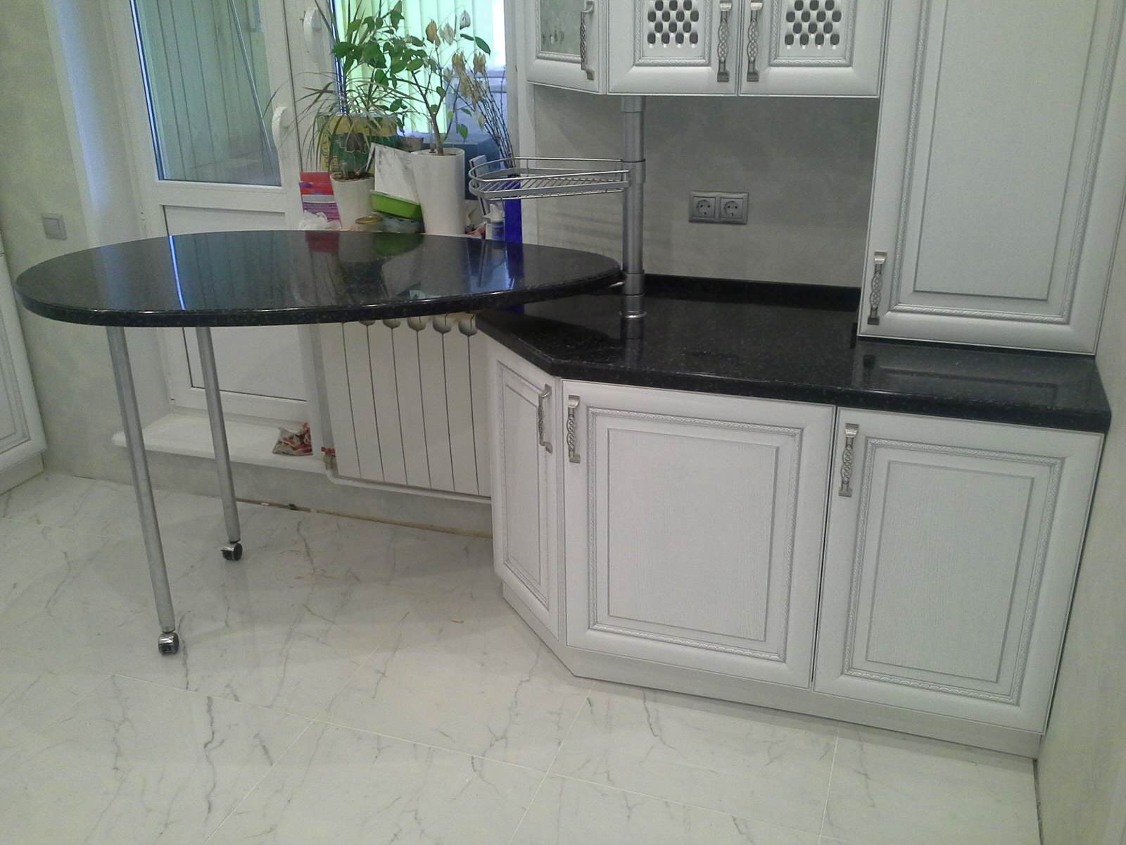 Обложка проекта: Столешница из искусственного камня черного цвета