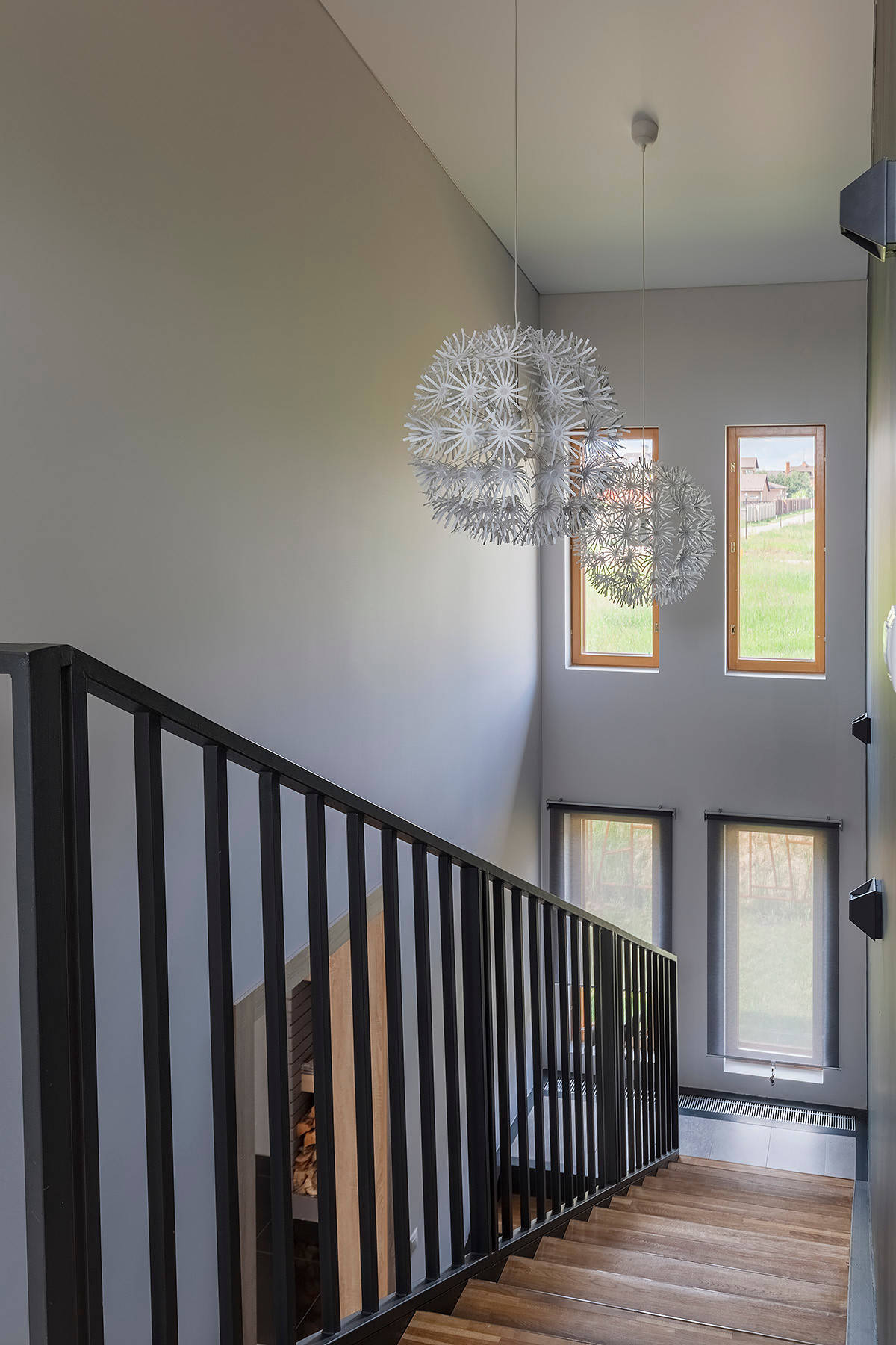 В гостях: Удивительный забор и черный-черный дом