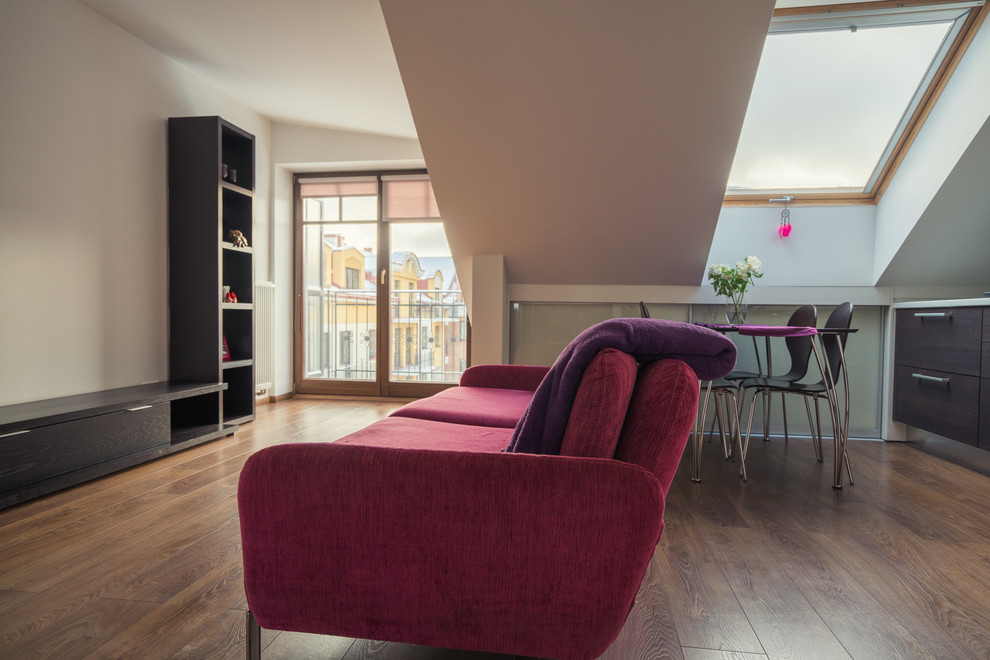 Небольшая квартира-студия с камином