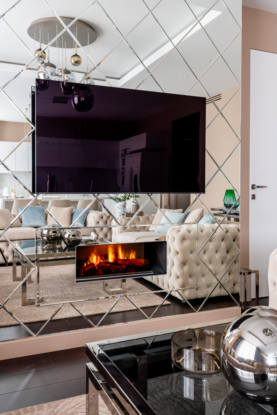 Бежевый и зеркала