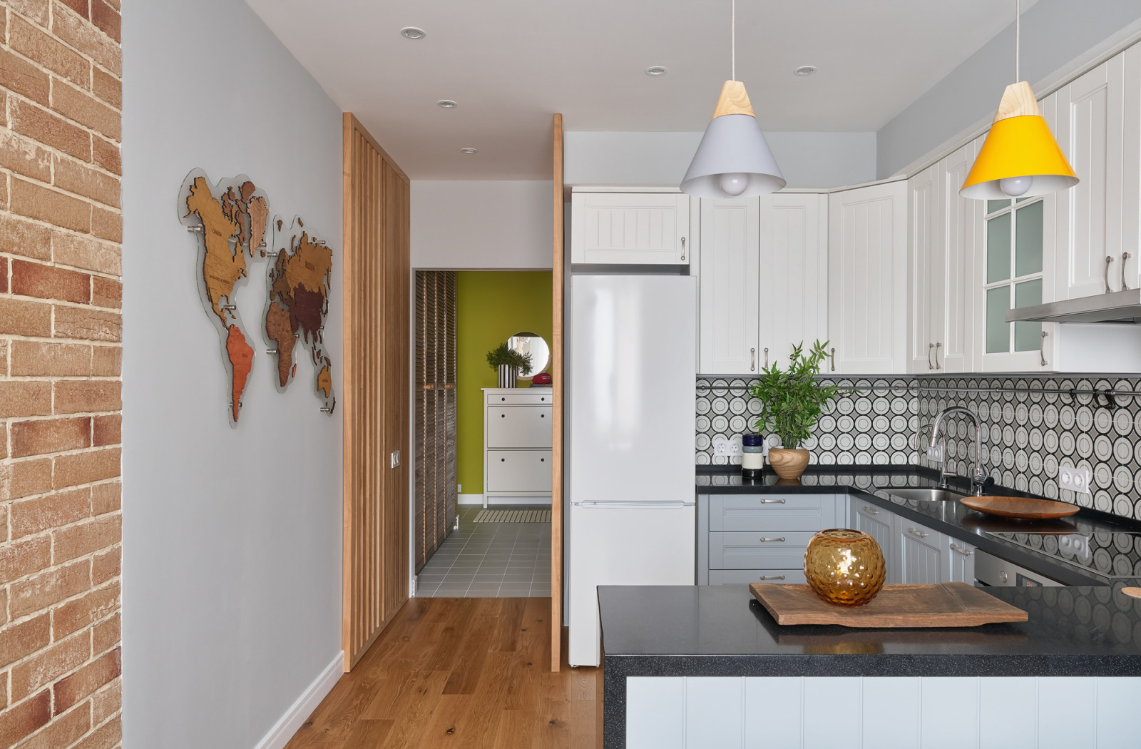 Яркая квартира на Лобачевского