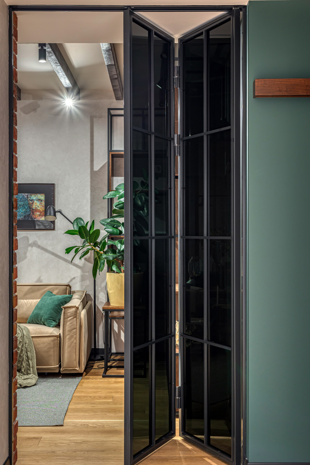 Трехкомнатная квартира в центре Москвы