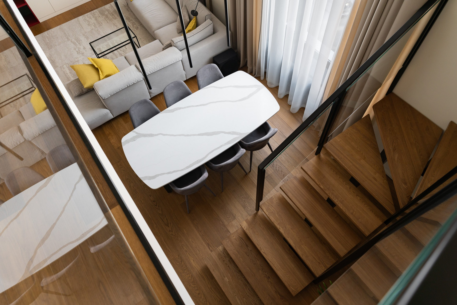 Эксклюзивные столы в итальянском стиле для загородного дома